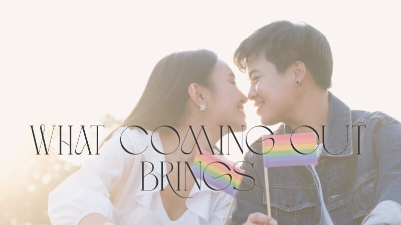 レインボーフラッグを持っている女性2人